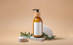 Kuo galima papildyti šampūną norint pagerinti plaukų būklę: ekspertai įvardijo 5 geriausius variantus