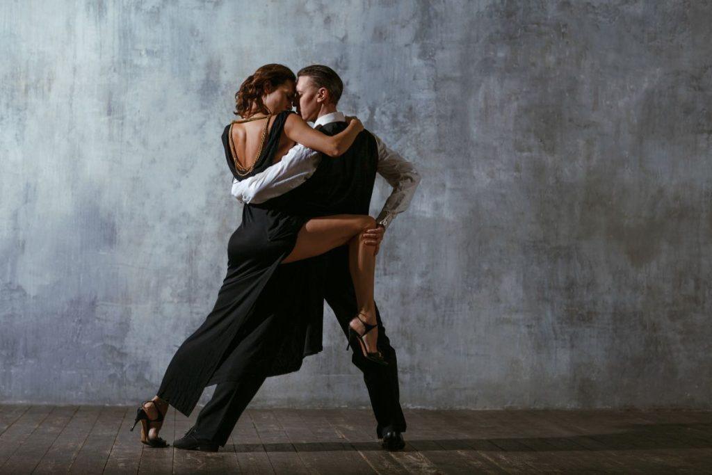 Kūryba – jaunystės šaltinis smegenims: kaip šokis, muzika ir menas lėtina senėjimą. Tango - jauniausių smegenų šokis