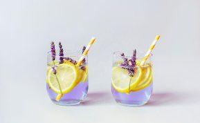 Levandų limonadas, kuris padeda numalšinti galvos skausmą ir nerimą