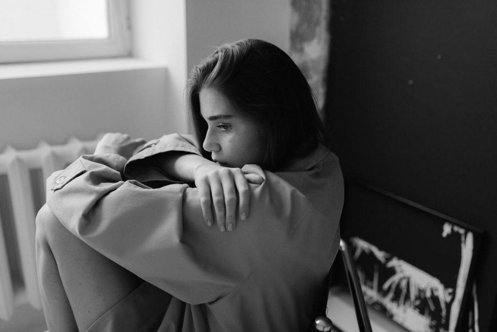Likimo ženklai, įspėjantys apie pavojus. Pirmas įspūdis - nepaaiškinama melancholija ir liūdesys