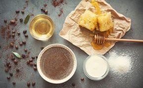 Medus ar cukrus: kuris saldiklis sveikesnis organizmui