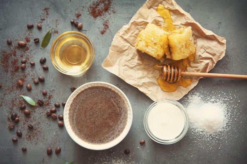 Medus ar cukrus: kuris saldiklis sveikesnis organizmui