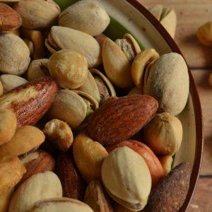 Mokslininkai išsiaiškino, kurie riešutai padeda numesti svorio