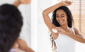 Niekada daugiau nebepirksite dezodoranto su aliuminiu – ši natūrali alternatyva išties veikia!