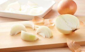 Paprasta gudrybė, kuri padės panaikinti spuogus ir išsaugos odos jaunystę