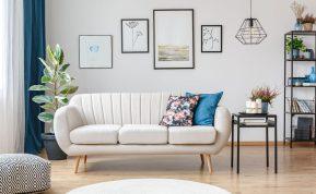 Paprastos gudrybės, kad jūsų sofa vėl taptų švari. Prieš apsilankant svečiams ji vėl bus kaip nauja!