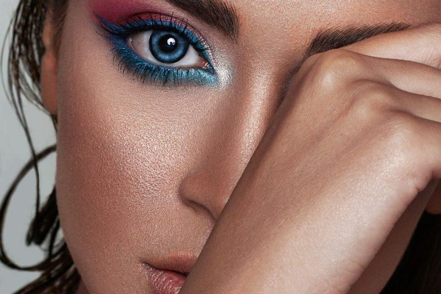 Problemos, kurias galite patirti, jei eisite miegoti nenusivaliusi makiažo