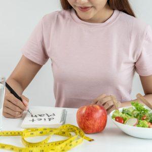 Psichologė įspėjo apie dietų poveikį psichikai