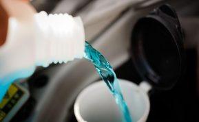 Rudenį pati gaminu automobilio langų plovimo skystį