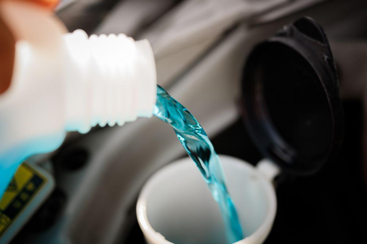 Rudenį pati gaminu automobilio langų plovimo skystį