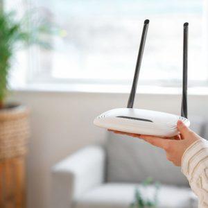 Ši klaida lėtina tavo internetą: daiktai, kurių geriau nelaikyti šalia „Wi-Fi“ maršrutizatoriaus