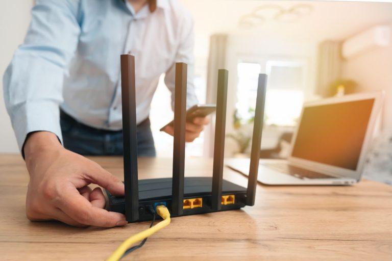 Ši klaida lėtina tavo internetą: daiktai, kurių geriau nelaikyti šalia „Wi-Fi“ maršrutizatoriaus. Kur nestatyti maršrutizatoriaus