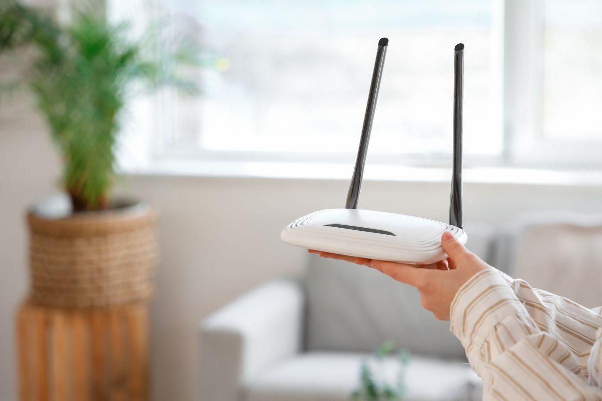 Ši klaida lėtina tavo internetą: daiktai, kurių geriau nelaikyti šalia „Wi-Fi“ maršrutizatoriaus