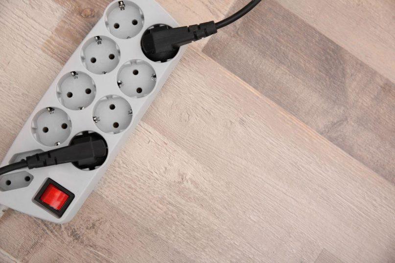 Šie prietaisai naudojami su ilgintuvu gali tapti tikras pavojus jūsų namams