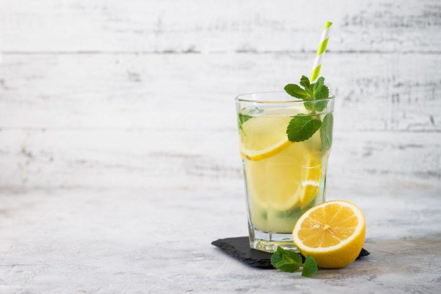 Šis gėrimas tirpdo pilvo riebalus ir atgaivina kūną