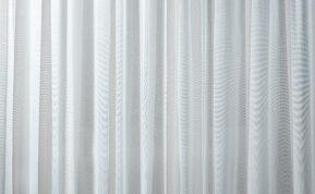 Skalbdama baltas užuolaidas naudoju šią priemonę