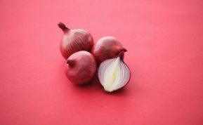 Stebuklingos svogūnų ir jų lukštų savybės, kurios yra pamirštos