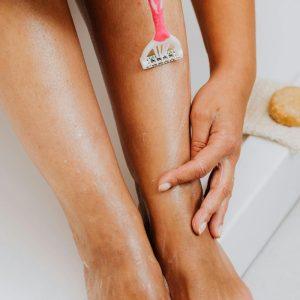 Stop skustuvams! Kūno plaukelius pašalinsite ir su liaudiškais metodais!