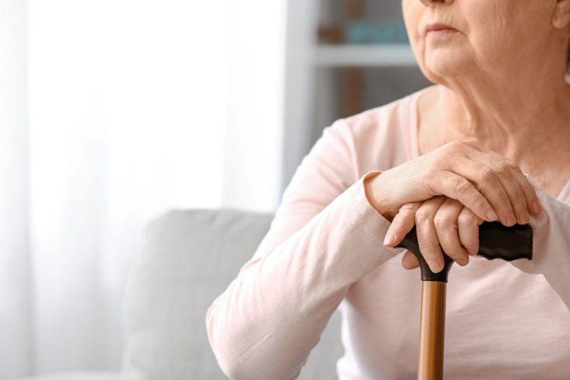 Sužinokite, kodėl senjorai turi specifinį kvapą. Tai ne dėl higienos trūkumo