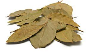 Sužinokite, kodėl senovėje namuose kartais degindavo lauro lapus!