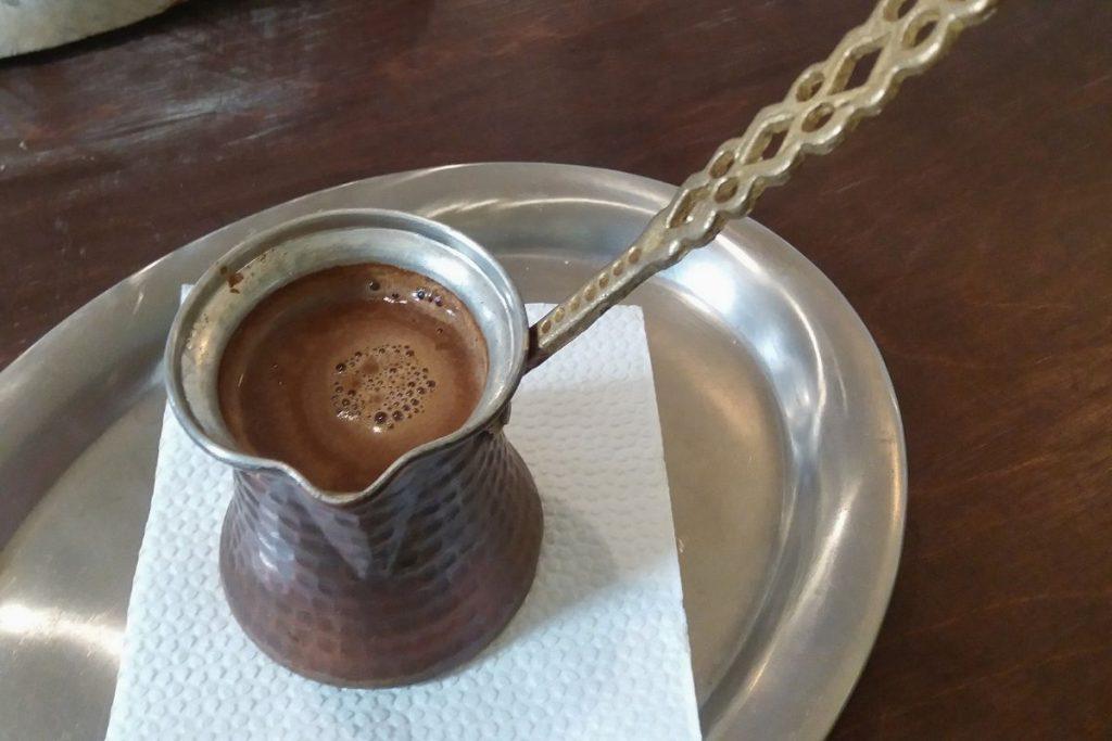 Sveikiausia pasaulyje graikiška kava. Išmokite ją išsivirti patys! Kodėl graikiška kava laikoma sveikiausia?