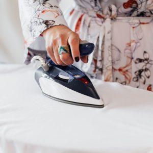 Tinkama lygintuvo priežiūra: ką daryti, kad ant drabužių neliktų dėmių?