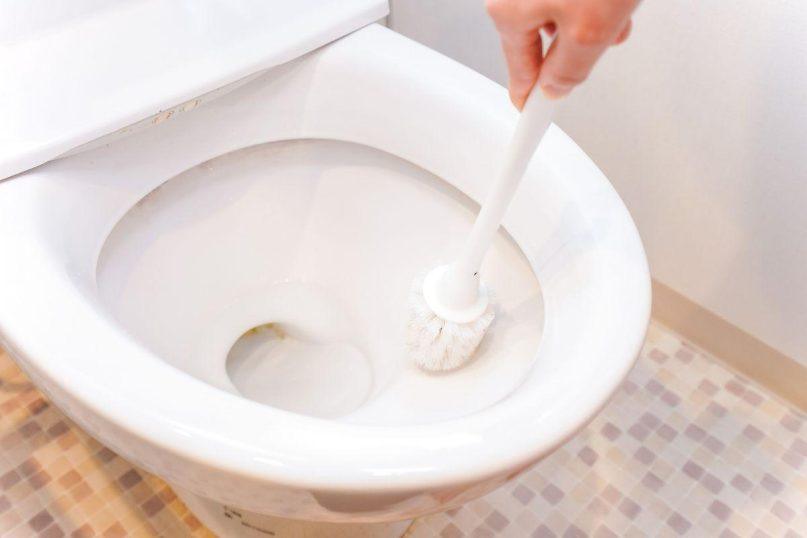 Tualeto valymas gali būti dar paprastesnis: tereikia įberti šios priemonės, nušveisti ir nuskalauti!