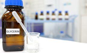 Vaistinėje kainuoja vos kelis eurus, tačiau tobulai pašalina dulkes ir blizgina veidrodžius