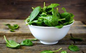 Vanduo po špinatų virimo. Daugiau niekada jo nepilsite į kriauklę!