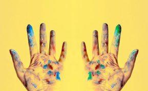 Žiemos stebuklas iš vaistinės: paprastas tepalas, kuris išgelbės jūsų rankas