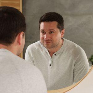 3 būdai, kaip pamilti savo atvaizdą veidrodyje