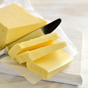 4 priežastys, kodėl turėtumėte maistui dažniau naudoti lydytą sviestą