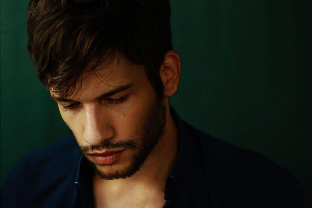 4 priežastys, kodėl vyras gali ignoruoti moterį, kuri jam patinka. Savigarbos stoka