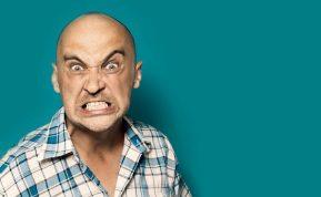 4 žmonių įpročiai, dėl kurių jie tampa irzlūs