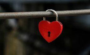 5 būdai, kaip į savo gyvenimą įnešti daugiau meilės