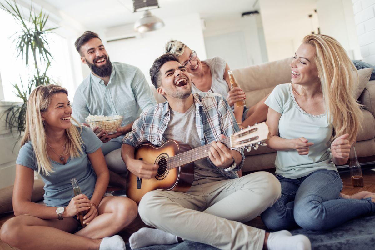 5 draugų tipai, kuriuos turėtų turėti kiekvienas žmogus