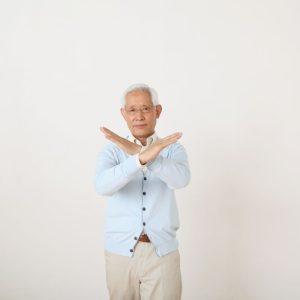 5 mandagios frazės, atstumiančios nuo mūsų kitus žmones.