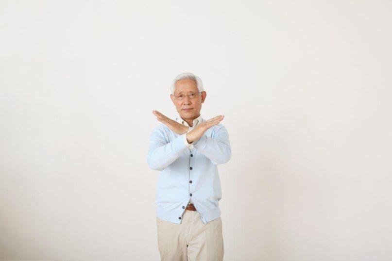 5 mandagios frazės, atstumiančios nuo mūsų kitus žmones.