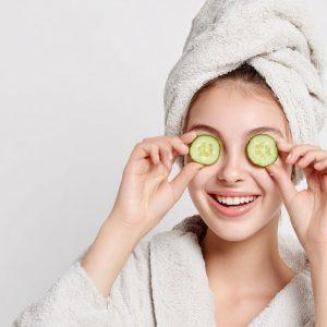 5 minučių ryto veido priežiūros ritualas, kuris veikia geriau nei „Photoshop“