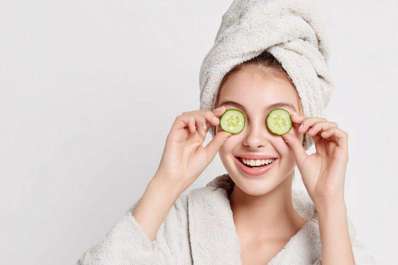 5 minučių ryto veido priežiūros ritualas, kuris veikia geriau nei „Photoshop“