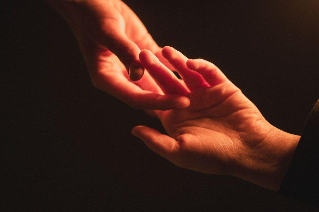 5 nepelnytai nuvertinti dalykai, kurie daro žmogų puikiu partneriu. Švelnumas