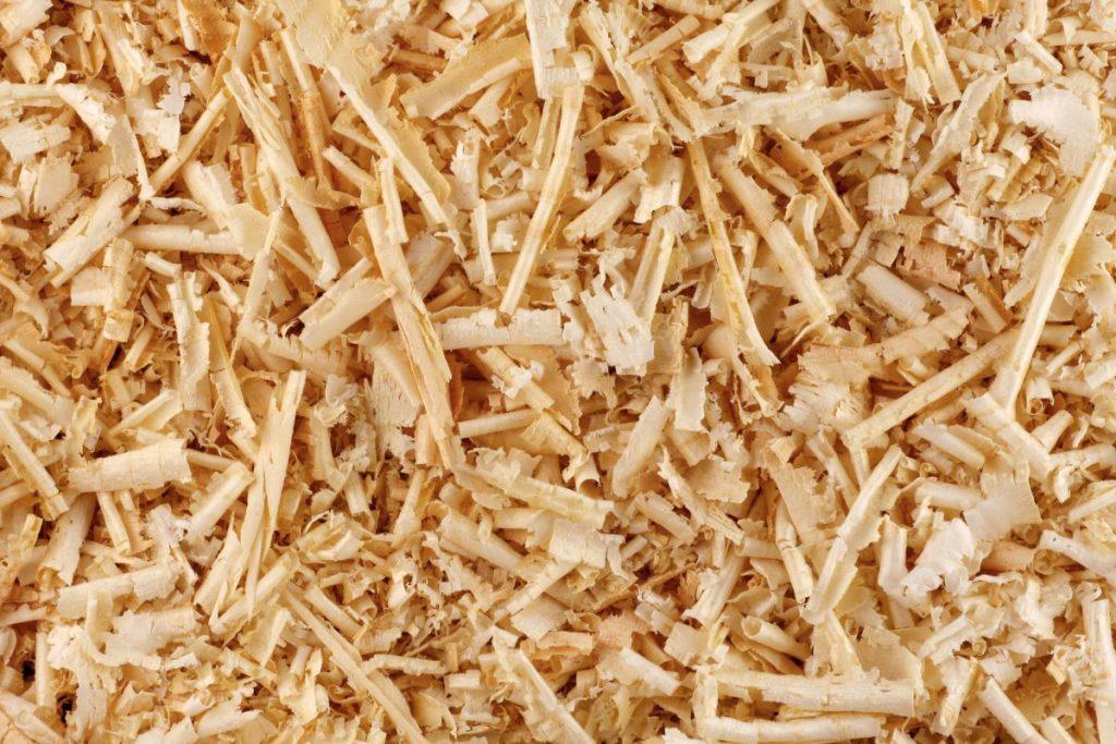 6 natūralūs mulčai, kuriuos rasime kiekviename sode. Pjuvenos