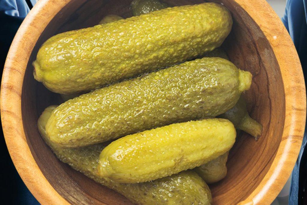 7 maisto produktai, kurių nereikėtų plauti. Rauginti agurkai