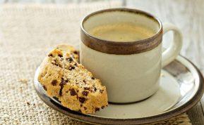 Biscotti su vyšniomis ir lazdynų riešutais