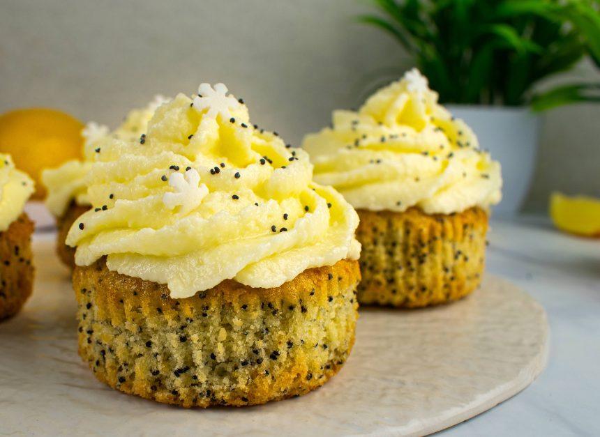 Citrininiai keksiukai su aguonomis