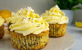 Citrininiai keksiukai su aguonomis