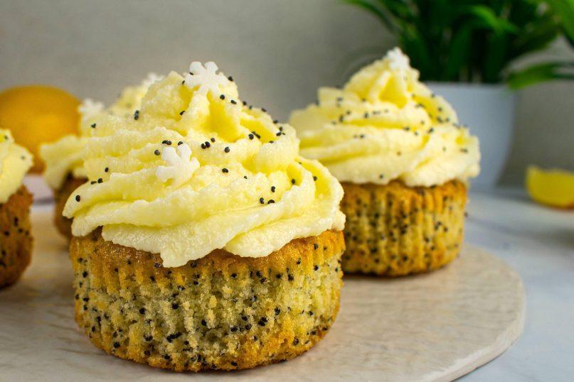 Citrininiai keksiukai su aguonomis