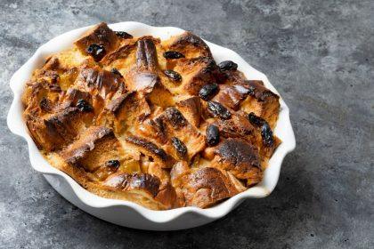 Duonos ir kiaušinių pudingas pusryčiams