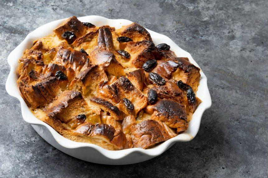 Duonos ir kiaušinių pudingas pusryčiams