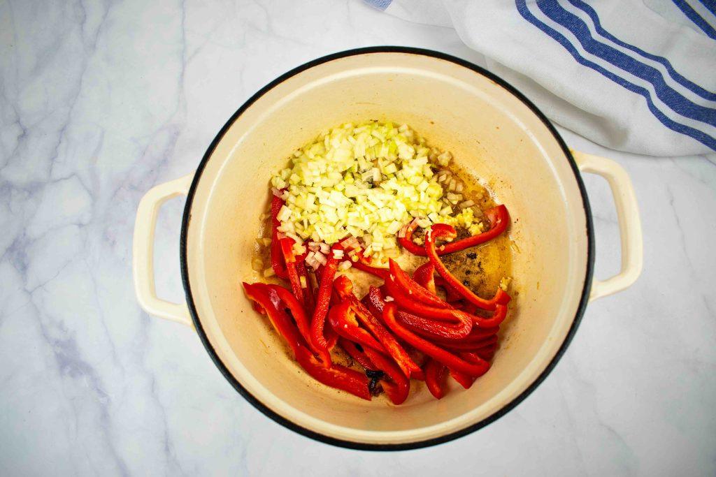 Ganos įkvėptas Kalėdinis vištienos troškinys. Paprika